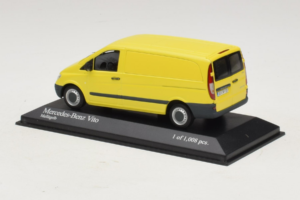 Mercedes Vito Kastenwagen Geel Minichamps 1:43 400032260 Metaal — afbeelding 3 van 4