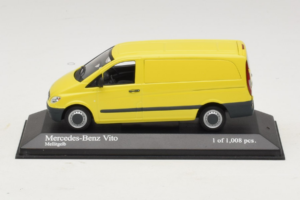 Mercedes Vito Kastenwagen Geel Minichamps 1:43 400032260 Metaal