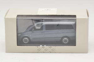 Mercedes Vito W638 Lugano Grey Minichamps 1:43 B67871201 Metaal — afbeelding 4 van 4