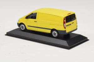 Mercedes Vito W638 Geel Minichamps 1:43 B67871200-R1 Metaal — afbeelding 3 van 4