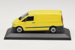 Mercedes Vito W638 Geel Minichamps 1:43 B67871200-R1 Metaal