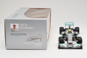 Mercedes W03 #8 N. Rosberg Mercedes AMG Petronas Showcar 2012 Minichamps 1:18 110120078 Metaal — afbeelding 6 van 7