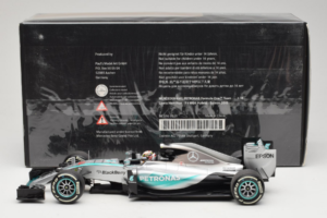 Mercedes W06 #44 L. Hamilton F1 World Champion 2015 Dealer Edition Minichamps 1:18 B66960539 Metaal — afbeelding 6 van 7