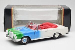 Mercedes 280SE W108 Tricolor Maisto 1:18 56014 Metaal — afbeelding 8 van 8