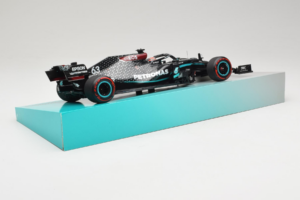 Mercedes W11 #63 G. Russell Mercedes AMG Petronas Sakhir Grand Prix 2020 Minichamps 1:18 113201663 Hars — afbeelding 3 van 7