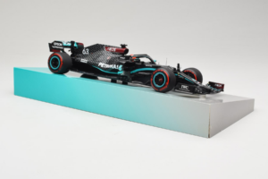 Mercedes W11 #63 G. Russell Mercedes AMG Petronas Sakhir Grand Prix 2020 Minichamps 1:18 113201663 Hars — afbeelding 4 van 7