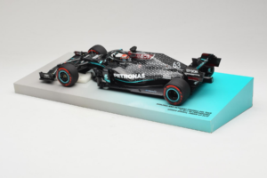 Mercedes W11 #63 G. Russell Mercedes AMG Petronas Sakhir Grand Prix 2020 Minichamps 1:18 113201663 Hars — afbeelding 5 van 7