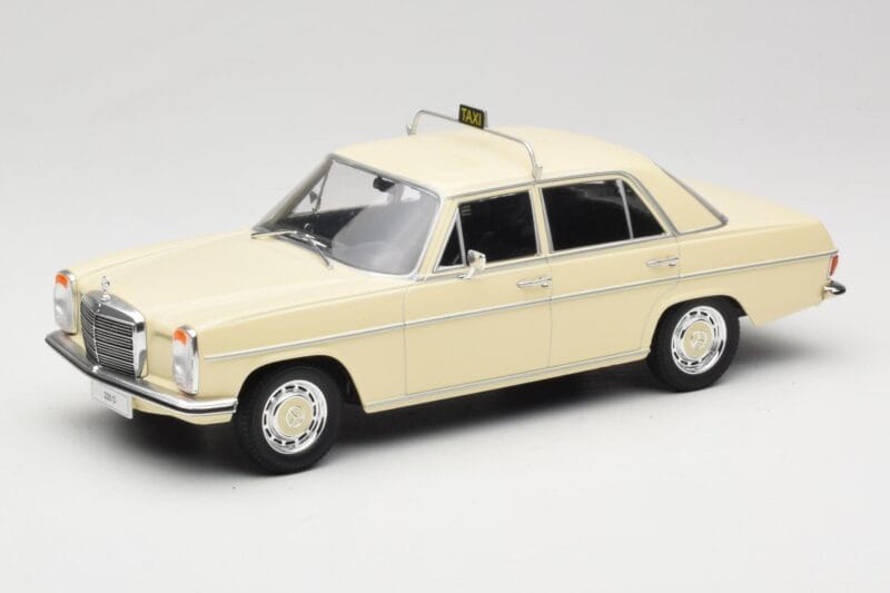 Mercedes W115 Beige Taxi MCG 1:18 MCG18055 Metaal