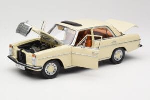 Mercedes W115 Strich 8 Crème Sun Star 1:18 4581 Metaal — afbeelding 2 van 8