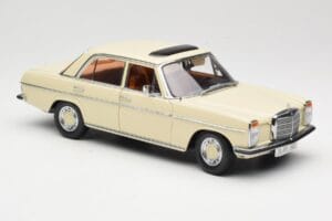 Mercedes W115 Strich 8 Crème Sun Star 1:18 4581 Metaal — afbeelding 6 van 8