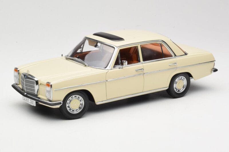 Mercedes W115 Strich 8 Crème Sun Star 1:18 4581 Metaal