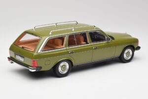Mercedes W123 200T Cypress Groen BoS Models 1:18 BOS008 Metaal — afbeelding 2 van 6