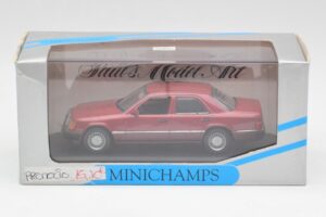 Mercedes 300D W124 Rood Minichamps 1:43 3209 Metaal — afbeelding 4 van 4