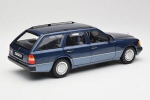 Mercedes 300D W124 T-Modell Nautical Blauw Norev 1:18 183962 Metaal — afbeelding 3 van 8