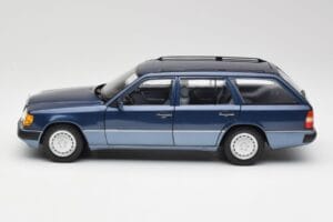Mercedes 300D W124 T-Modell Nautical Blauw Norev 1:18 183962 Metaal — afbeelding 4 van 8