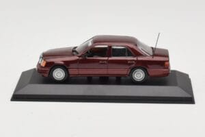 Mercedes W124 Dark Red Metallic Minichamps 1:43 MB002 Metaal