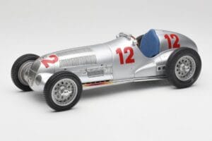 Mercedes W125 #12 R. Caracciola Grand Prix 1937 CMC 1:18 M-052 Metaal
