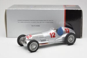 Mercedes W125 #12 R. Caracciola Grand Prix 1937 CMC 1:18 M-052 Metaal — afbeelding 6 van 6