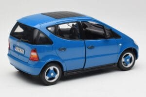 Mercedes A-Class W168 Azure Blauw Maisto 1:18 50311 Metaal — afbeelding 3 van 8