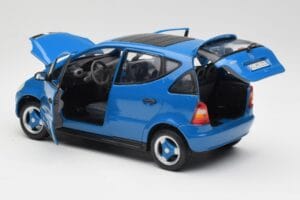 Mercedes A-Class W168 Azure Blauw Maisto 1:18 50311 Metaal — afbeelding 5 van 8