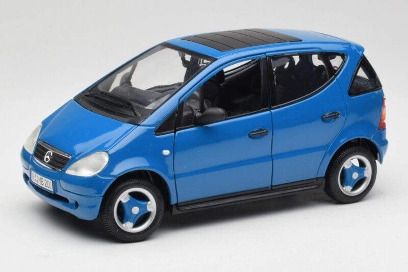 Mercedes A-Class W168 Azure Blauw Maisto 1:18 50311 Metaal
