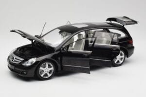 Mercedes R-Class W251 Obsidian Zwart Minichamps 1:18 150034601 Metaal — afbeelding 2 van 8