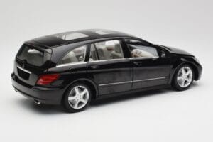Mercedes R-Class W251 Obsidian Zwart Minichamps 1:18 150034601 Metaal — afbeelding 3 van 8