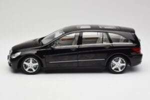 Mercedes R-Class W251 Obsidian Zwart Minichamps 1:18 150034601 Metaal — afbeelding 4 van 8