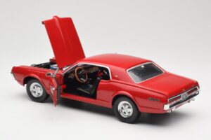 Mercury Cougar XR-7 Rood Sun Star 1:18 1541 Metaal — afbeelding 5 van 8