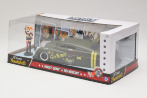 Mercury Gotham or Bust With Harley Quinn Figure Metals Diecast 1:24 30456 Metaal — afbeelding 3 van 3