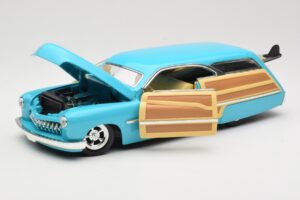 Mercury Merc Woodie Blauw Hot Wheels 1:18 27806 Metaal — afbeelding 2 van 8