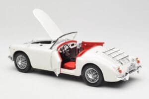 MGA Roadster Old English White Revell 1:18 08455 Metaal — afbeelding 5 van 8