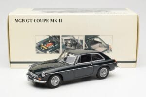 MGB GT Mk2 Coupe Racing Groen AUTOart 1:18 76602 Metaal — afbeelding 8 van 8