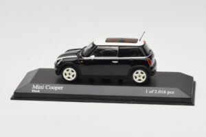 MINI Cooper R50 Zwart Minichamps 1:43 431138101 Metaal