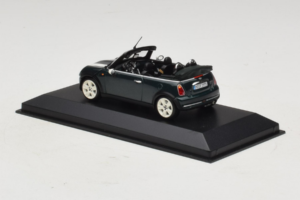 Mini Cooper Cabriolet Groen Met Witte Streep Minichamps 1:43 80420309093-R1 Metaal — afbeelding 3 van 5