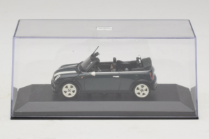 Mini Cooper Cabriolet Groen Met Witte Streep Minichamps 1:43 80420309093-R1 Metaal — afbeelding 4 van 5