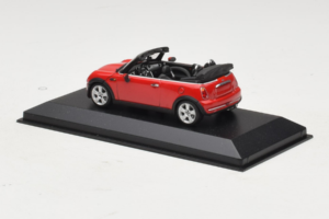 Mini Cooper R52 Cabriolet Rood Minichamps 1:43 431138230 Metaal — afbeelding 3 van 4