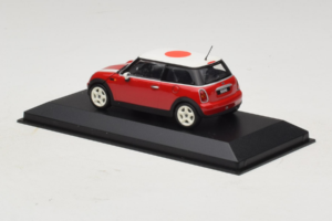 Mini Cooper Rood Met Japanse Vlag Minichamps 1:43 80420309024-R1 Metaal — afbeelding 3 van 5