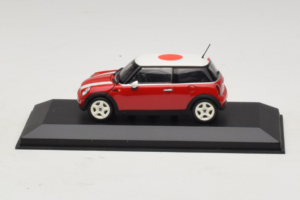 Mini Cooper Rood Met Japanse Vlag Minichamps 1:43 80420309024-R1 Metaal