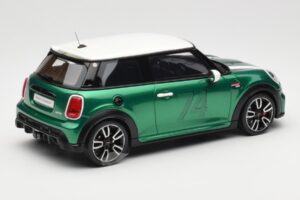 MINI Cooper F56 JCW British Racing Groen Otto 1:18 OT1098 Hars — afbeelding 2 van 6