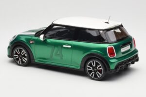 MINI Cooper F56 JCW British Racing Groen Otto 1:18 OT1098 Hars — afbeelding 5 van 6