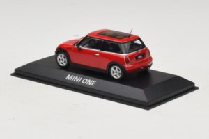 Mini Cooper Rood Minichamps 1:43 MINI010 Metaal — afbeelding 3 van 4