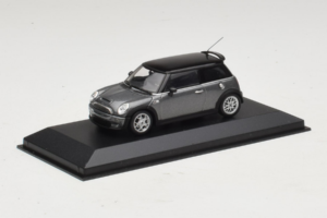 Mini Cooper S Grey Metallic Minichamps 1:43 80420148551-R1 Metaal — afbeelding 2 van 4