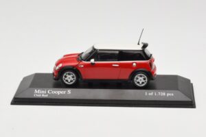 MINI Cooper S R53 Rood Minichamps 1:43 431138200 Metaal