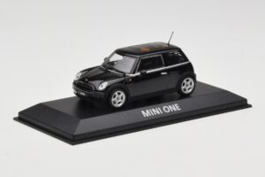 Mini One R50 Zwart Met Zwart Dak Minichamps 1:43 MINI005 Metaal — afbeelding 2 van 5