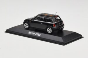 Mini One R50 Zwart Met Zwart Dak Minichamps 1:43 MINI005 Metaal — afbeelding 3 van 5