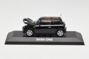 Mini One R50 Zwart Met Zwart Dak Minichamps 1:43 MINI005 Metaal — afbeelding 5 van 5