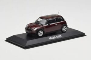 Mini One R50 Donkerrood Met Zwart Dak Minichamps 1:43 MINI008 Metaal — afbeelding 2 van 5