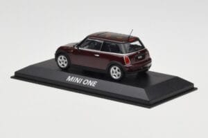 Mini One R50 Donkerrood Met Zwart Dak Minichamps 1:43 MINI008 Metaal — afbeelding 3 van 5