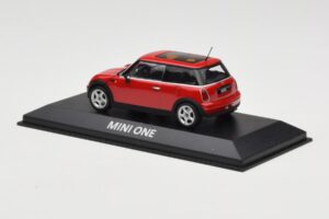 Mini One R50 Rood Met Rood Dak Minichamps 1:43 MINI001 Metaal — afbeelding 3 van 5